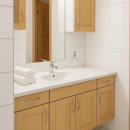 Apartamento Warm And Cozy In Tromso, Free Parking And Near Both Airport, Nature And Busses Tromsø