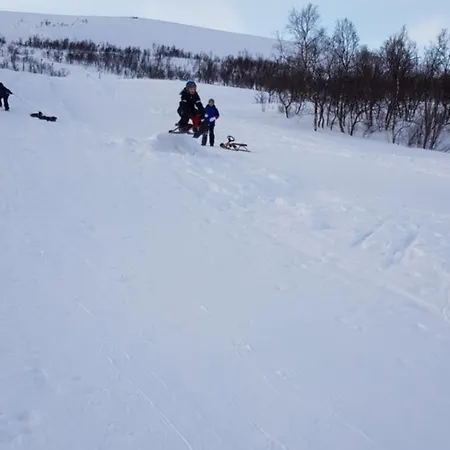 Warm And Cozy In Tromso, Free Parking And Near Both Airport, Nature And Busses Apartamento