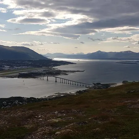 Daire Warm And Cozy In Tromso, Free Parking And Near Both Airport, Nature And Busses Tromsø