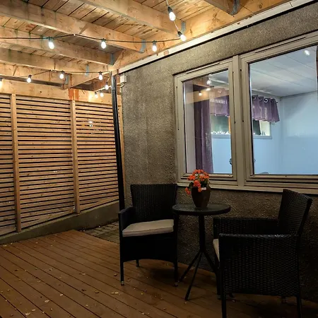 Warm And Cozy In Tromso, Free Parking And Near Both Airport, Nature And Busses *