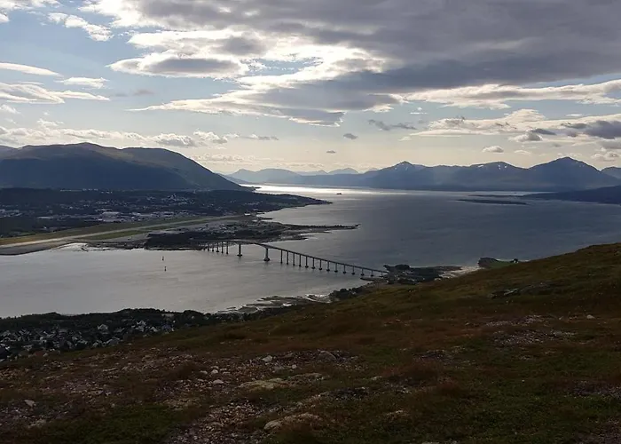 Daire Warm And Cozy In Tromso, Free Parking And Near Both Airport, Nature And Busses Tromsø