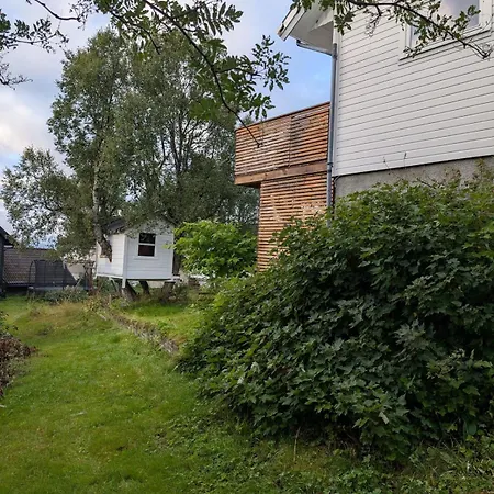 Warm And Cozy In Tromso, Free Parking And Near Both Airport, Nature And Busses * Tromsø