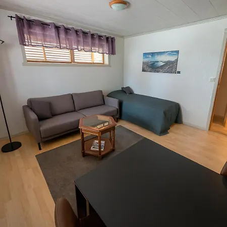 Apartamento Warm And Cozy In Tromso, Free Parking And Near Both Airport, Nature And Busses *