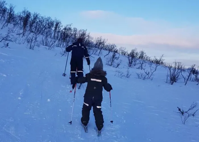 Warm And Cozy In Tromso, Free Parking And Near Both Airport, Nature And Busses *