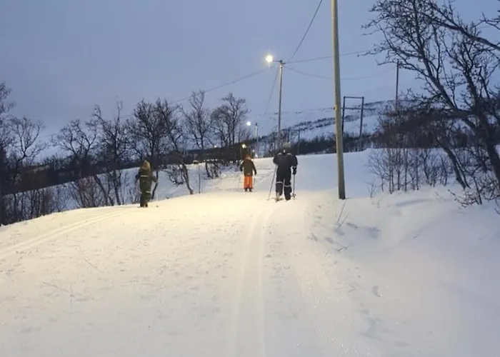 Warm And Cozy In Tromso, Free Parking And Near Both Airport, Nature And Busses Apartamento